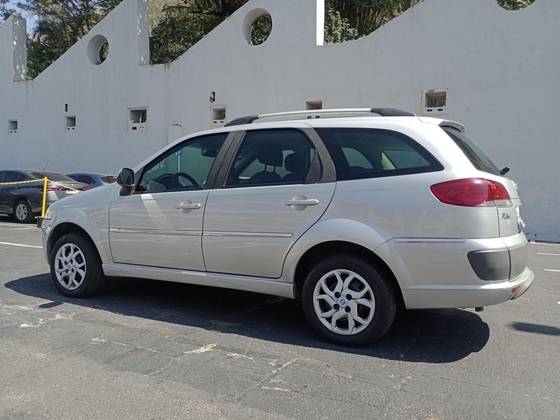 FIAT PALIO 1.4 MPI ATTRACTIVE WEEKEND 8V FLEX 4P MANUAL FIAT PALIO 1.4 MPI ATTRACTIVE WEEKEND 8V FLEX 4P MANUAL